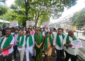 hellotelugu-brsprotest