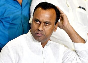 Hello Telugu - MLA Komatireddy Fired on CM Revanth