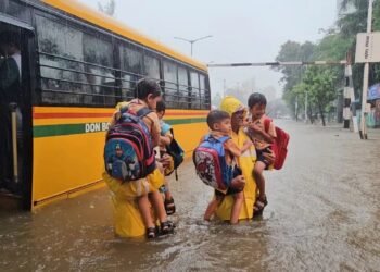 Hello Telugu - Mumbai Heavy Rains Sensational