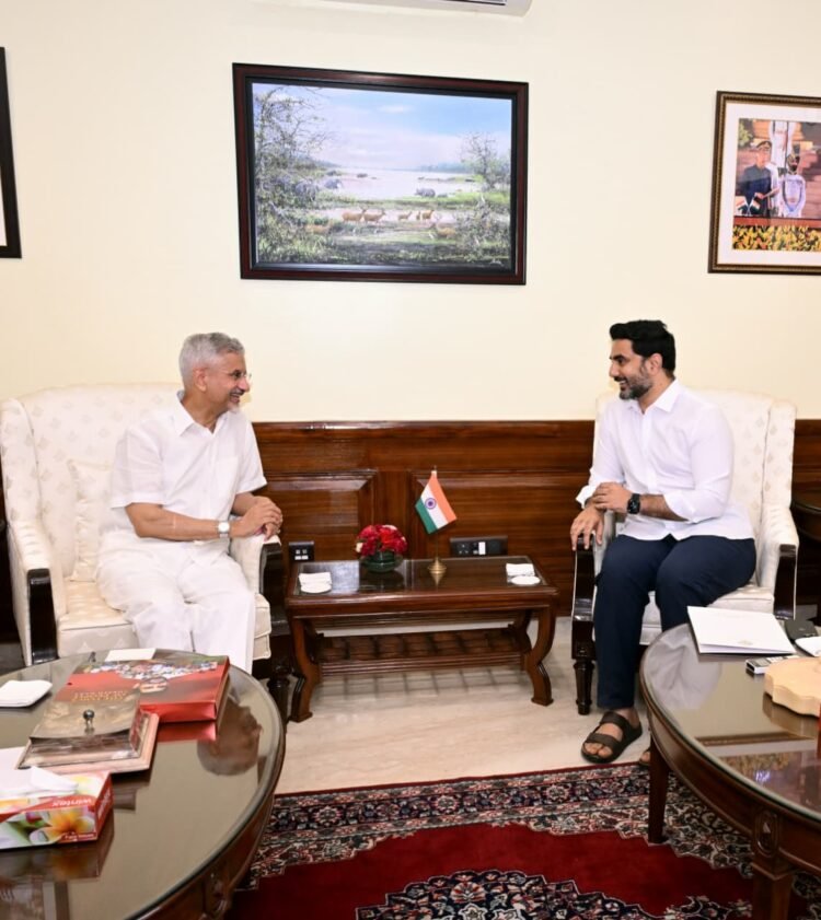 Hello Telugu - Minister Nara Lokesh Strong Focus