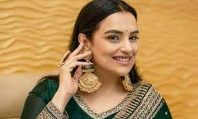 Hello Telugu - Popular Actress Shweta Menon