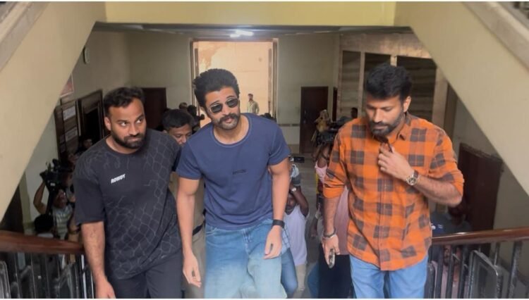 Hello Telugu - Hero Vijay Deverakonda