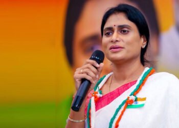 Hello Telugu - YS Sharmila Fired on AP Govt