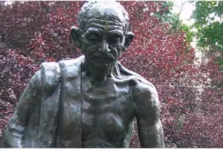 Hello Telugu - Gandhi statue vandalize Shocking