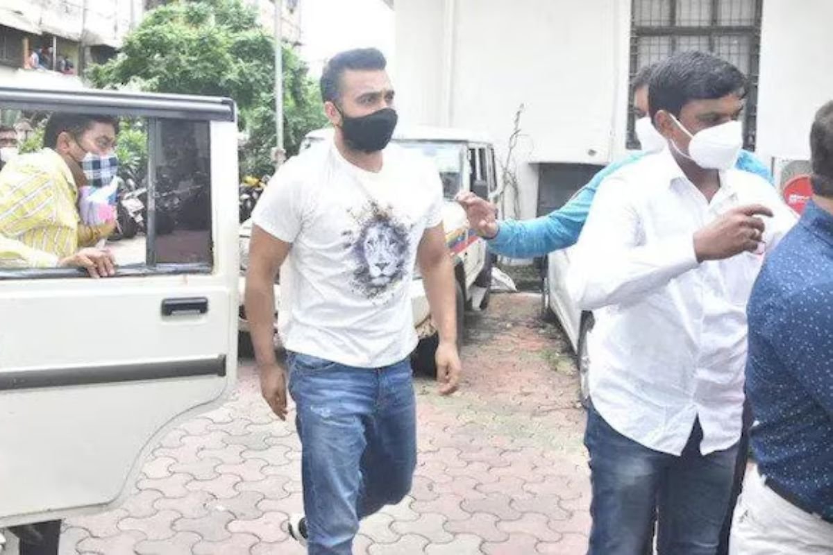 Hello Telugu - Mumbai Police Shocking Raj Kundra