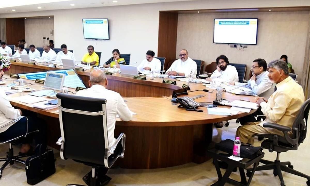 Hello Telugu - CM Chandrababu Interesting Comments