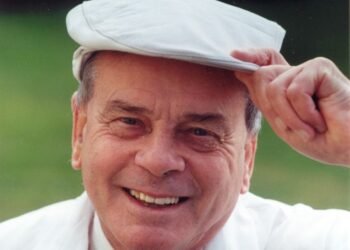 Hello Telugu - Cricket Umpire Dickie Bird Death