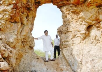 Hello Telugu - Minister Kandula Durgesh Interesting