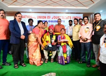 Hello Telugu - Kasturi Tella Interesting Comments