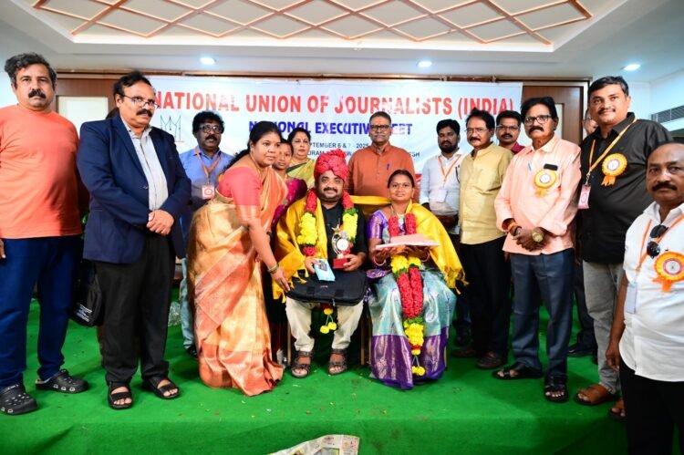 Hello Telugu - Kasturi Tella Interesting Comments