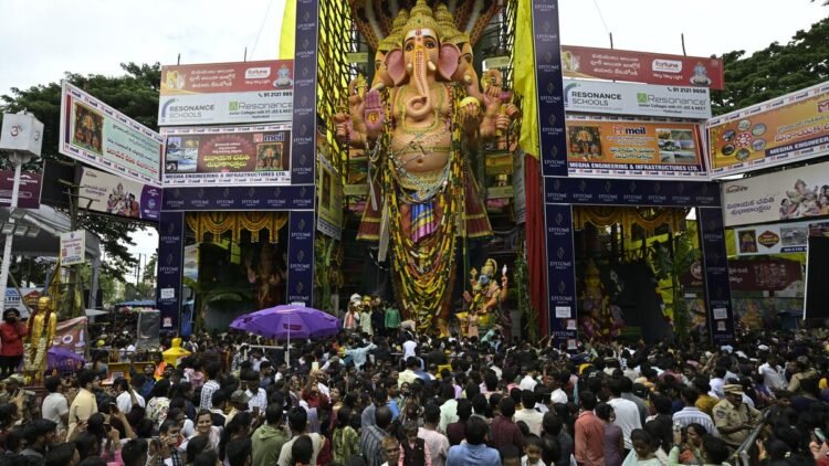 Hello Telugu - Vinayak Immersion Sensational