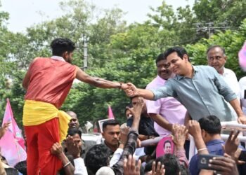 Hello Telugu - KTR Fired on BJP