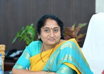 Hello Telugu - Minister Savitha - Great Award