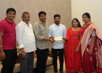 Hello Telugu - MLA Battula Laxma Reddy Huge Donation