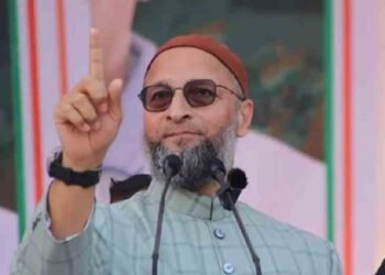 Hello Telugu - Asaduddin Owaisi Fired on IND vs PAK