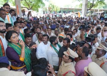 Hello Telugu - YS Sharmila Fired on AP Govt