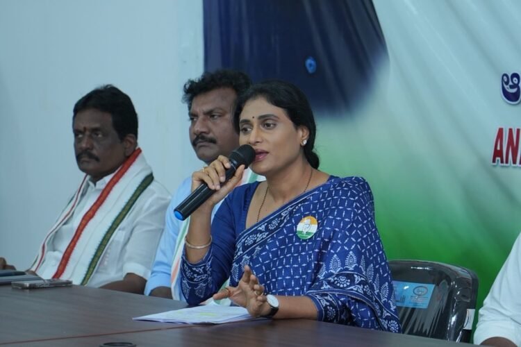 Hello Telugu - YS Sharmila Fired on CM Chandrababu