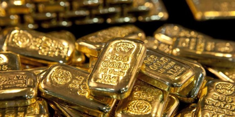 Today Gold Price : స్వల్పంగా తగ్గుతూ వస్తున్న పసిడి ధరలు