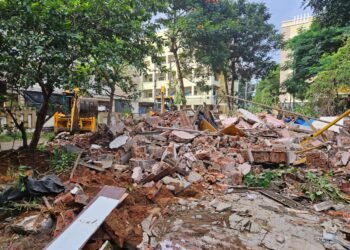 Hello Telugu - Hydraa Saves Huge Land