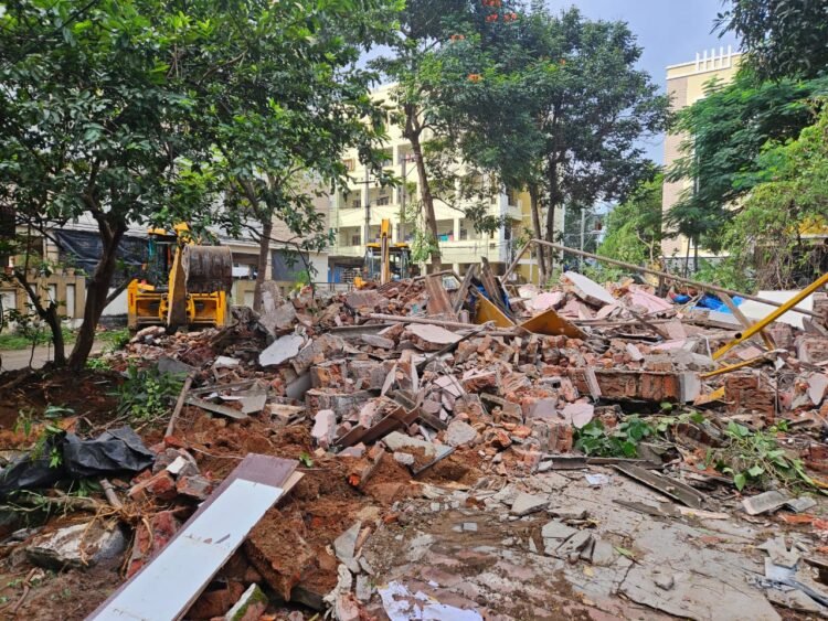 Hello Telugu - Hydraa Saves Huge Land