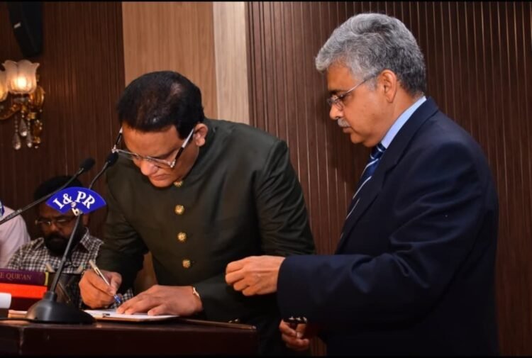 Hello Telugu - Azharuddin Growth As a Minister