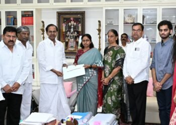 Hello Telugu - KCR Gives B-Form Maganti Sunitha Interesting