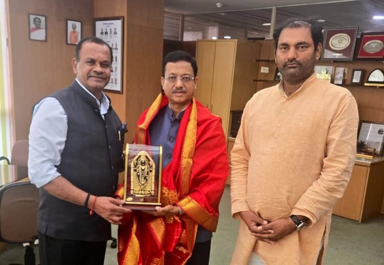 Hello Telugu - Minister Komatireddy Important Meet