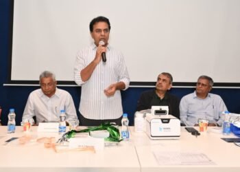 Hello Telugu - KTR Interesting Comments on KCR