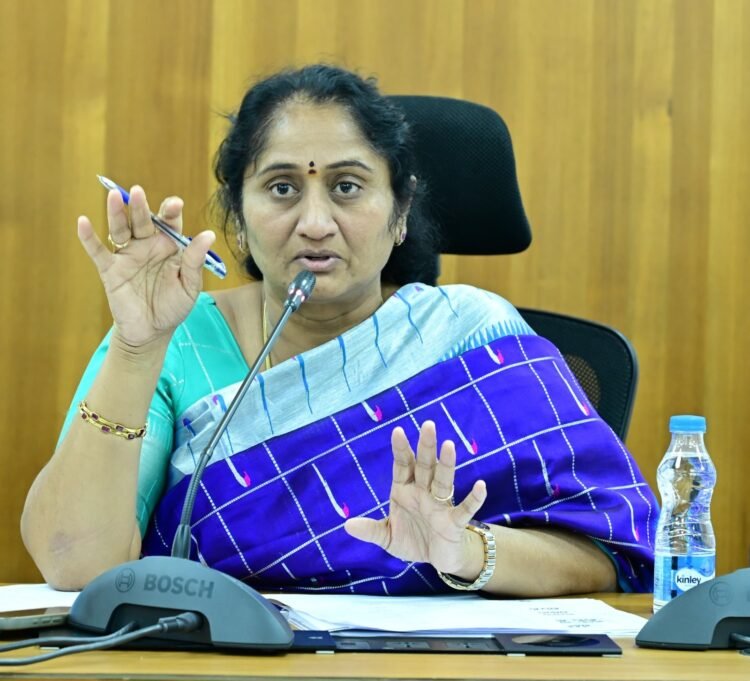 Hello Telugu - Minister Savitha Fired on YS Jagan