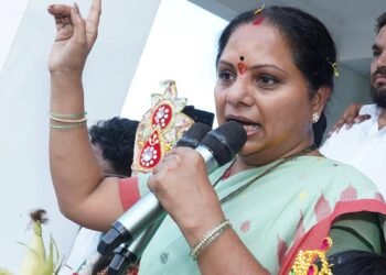 Hello Telugu - K Kavitha Strong Demand for Arvind Resign