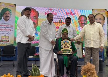 Hello Telugu - Venkaiah Naidu interesting Comments