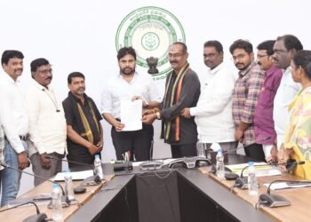 Hello Telugu - Pawan Kalyan New Innovation for Panchayat