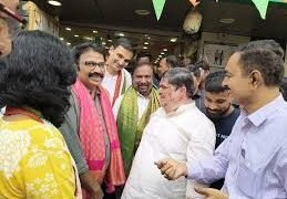 Hello Telugu - Ponnam Prabhakar Shocking Comments