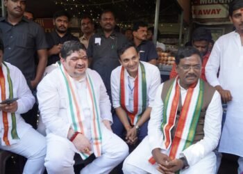 Hello Telugu - Ponnam Prabhakar Shocking Comments