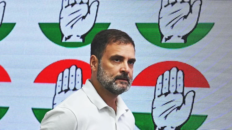 Hello Telugu - Rahul Gandhi Fired on PM Modi