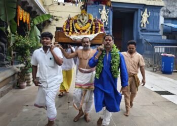 Hello Telugu - Simhagiri Karthikas Presence Interesting