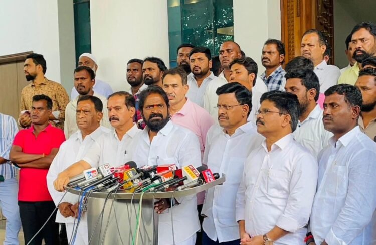 Hello Telugu - Ex Minister Srinivas Goud Fired on Ministers