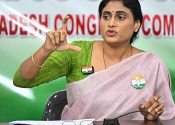Hello Telugu - YS Sharmila Fired on AP Govt
