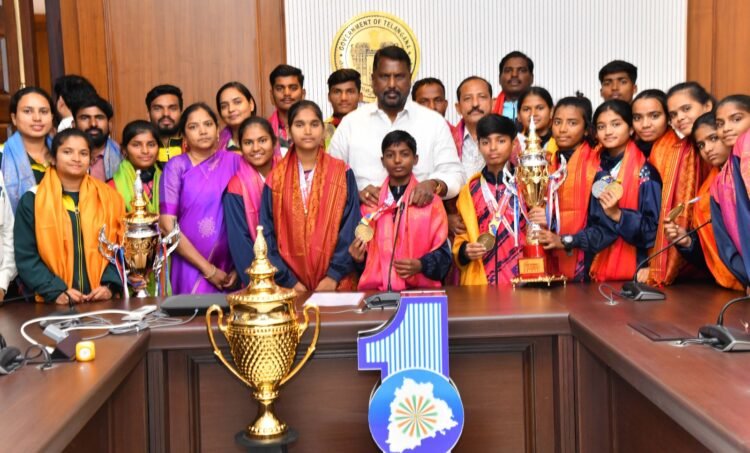 Hello Telugu - Adluri Laxman - Students Sensational History