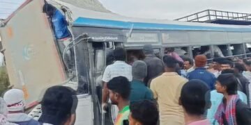 Hello Telugu - Rangareddy A Major Road Accident Shocking