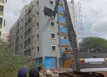 Hello Telugu - Hydraa Shocking