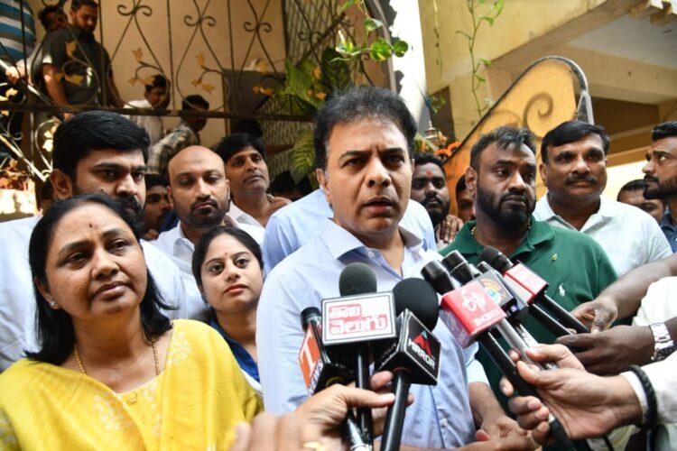 Hello Telugu - KTR Fired on Congress