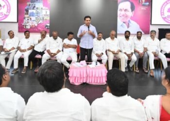 Hello Telugu - KTR Fired on Congress