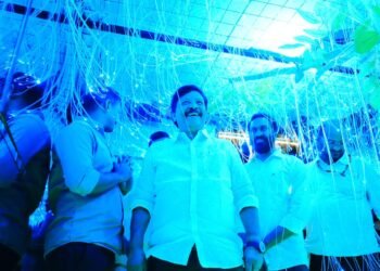 Hello Telugu - Minister Kandula Durgesh-Vizag Growth