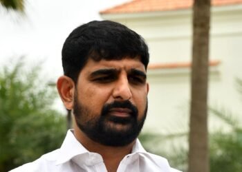 Hello Telugu - MLA Padi Kaushik Reddy Strong Demand