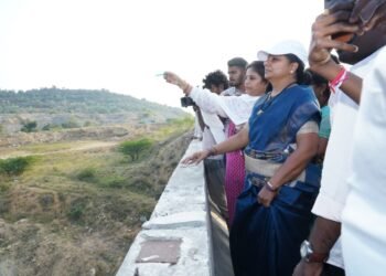 Hello Telugu - Kavitha Fired on Congress