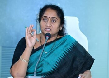 Hello Telugu - Minister Savitha Clear Update