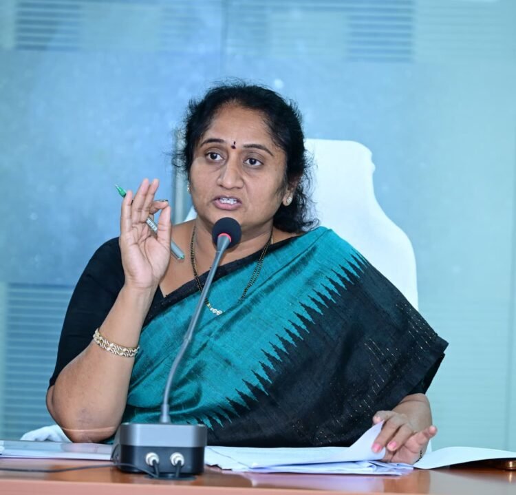 Hello Telugu - Minister Savitha Clear Update
