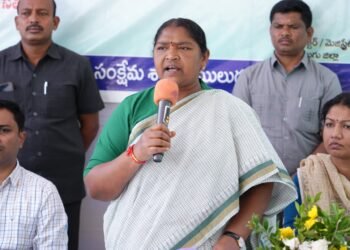 Hello Telugu - Minister Seethakka Shocking Comments