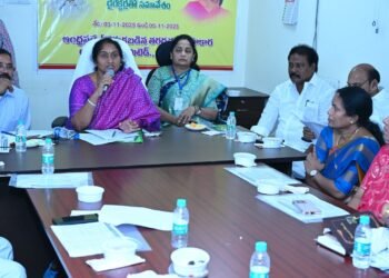 Hello Telugu - Minister Savitha Fired on YS Jagan